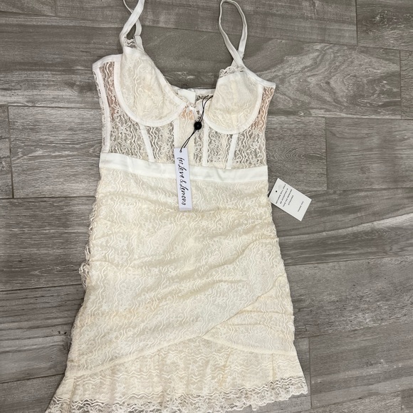 For love and lemons lace dress in white size small - Picture 1 of 3